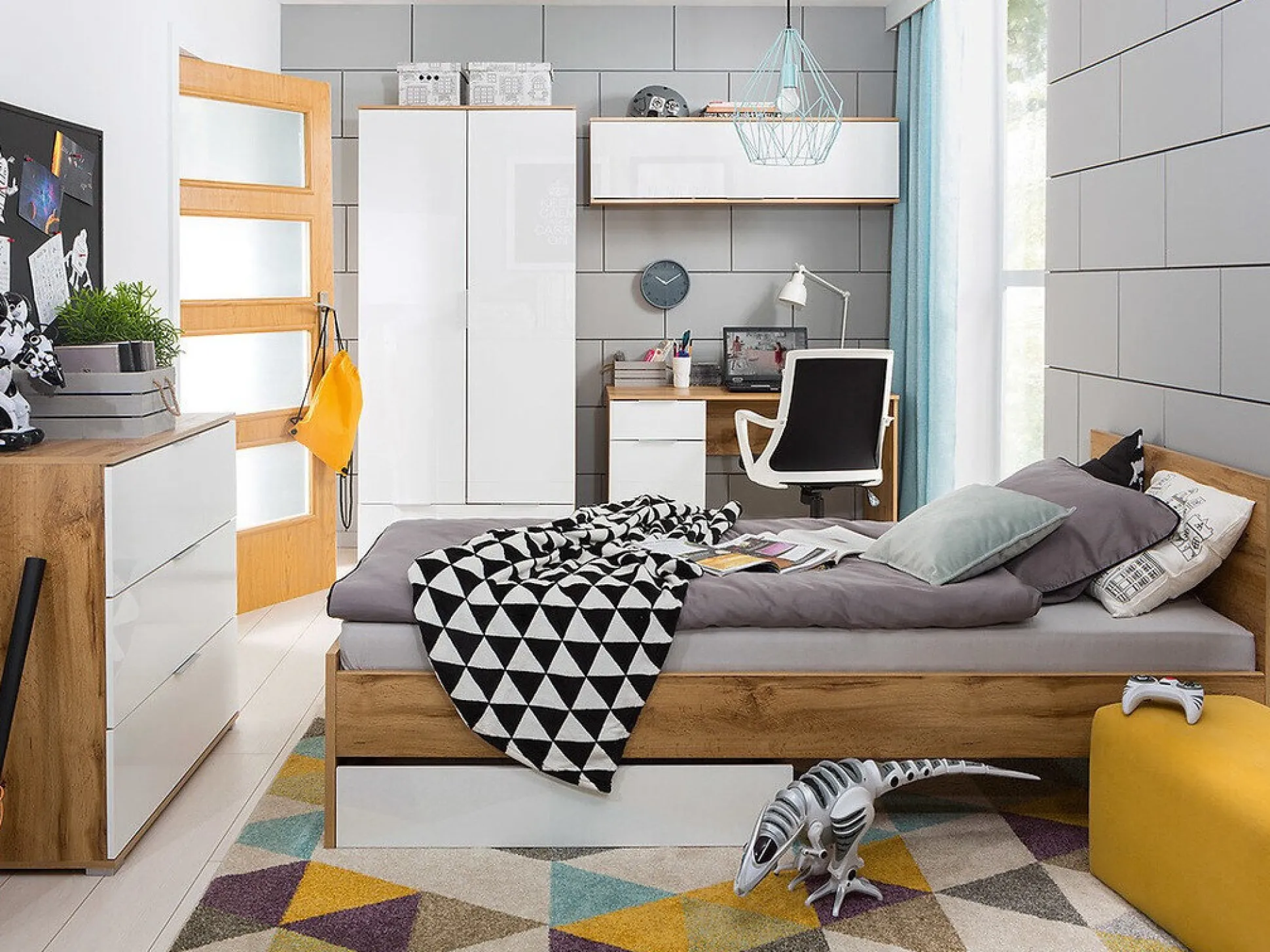 Garderobeskab Tivetra 111 (Wotan eg + Glansfuld hvid)